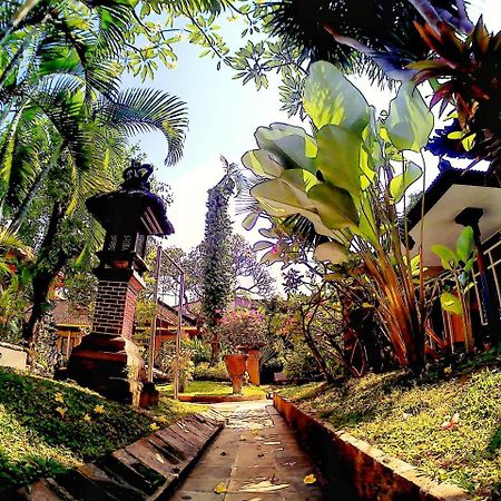 Surf Doggie Inn Kuta  Exterior photo