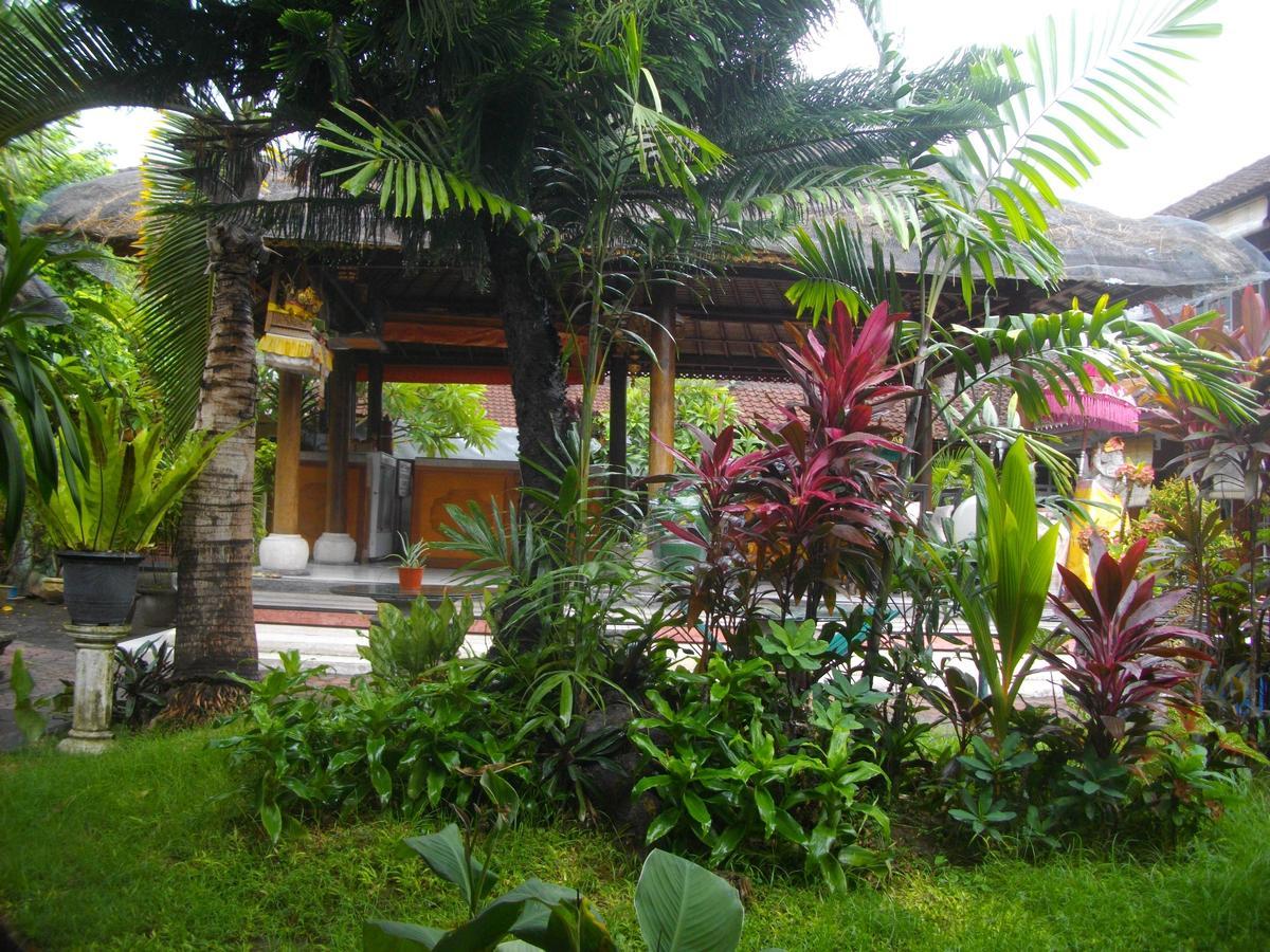 Surf Doggie Inn Kuta  Exterior photo