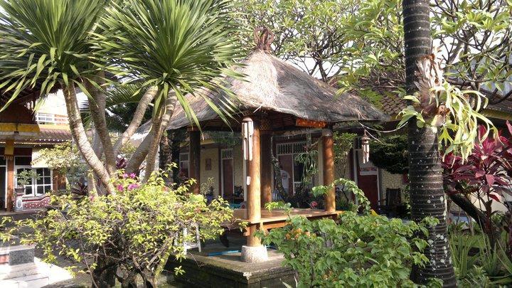 Surf Doggie Inn Kuta  Exterior photo