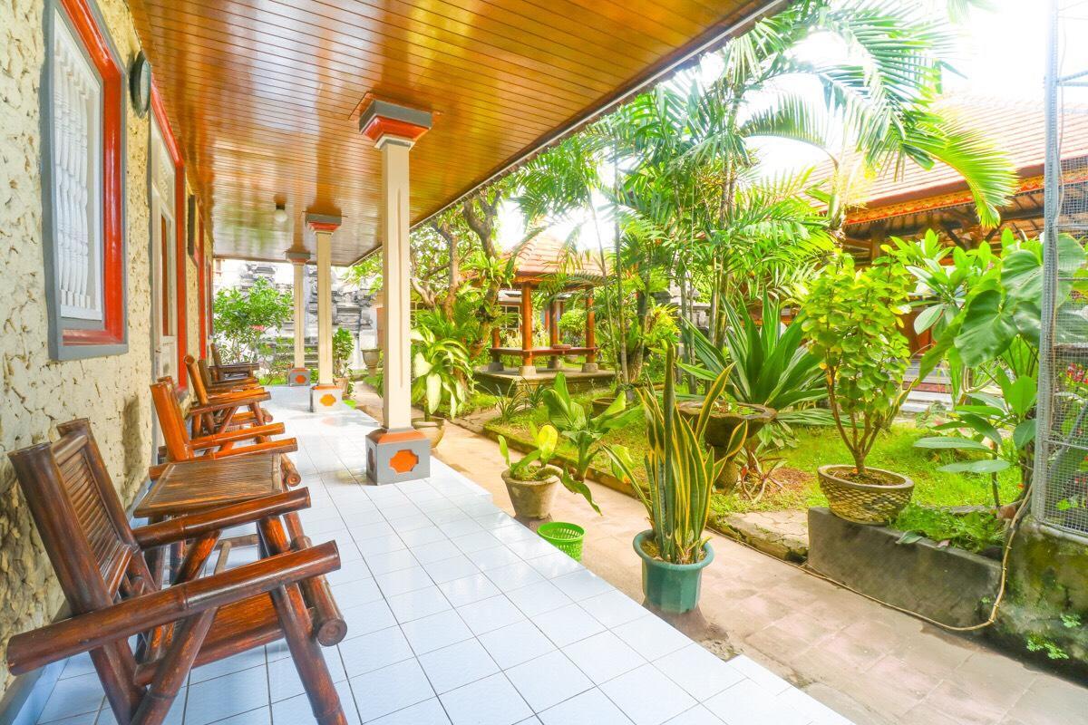 Surf Doggie Inn Kuta  Exterior photo
