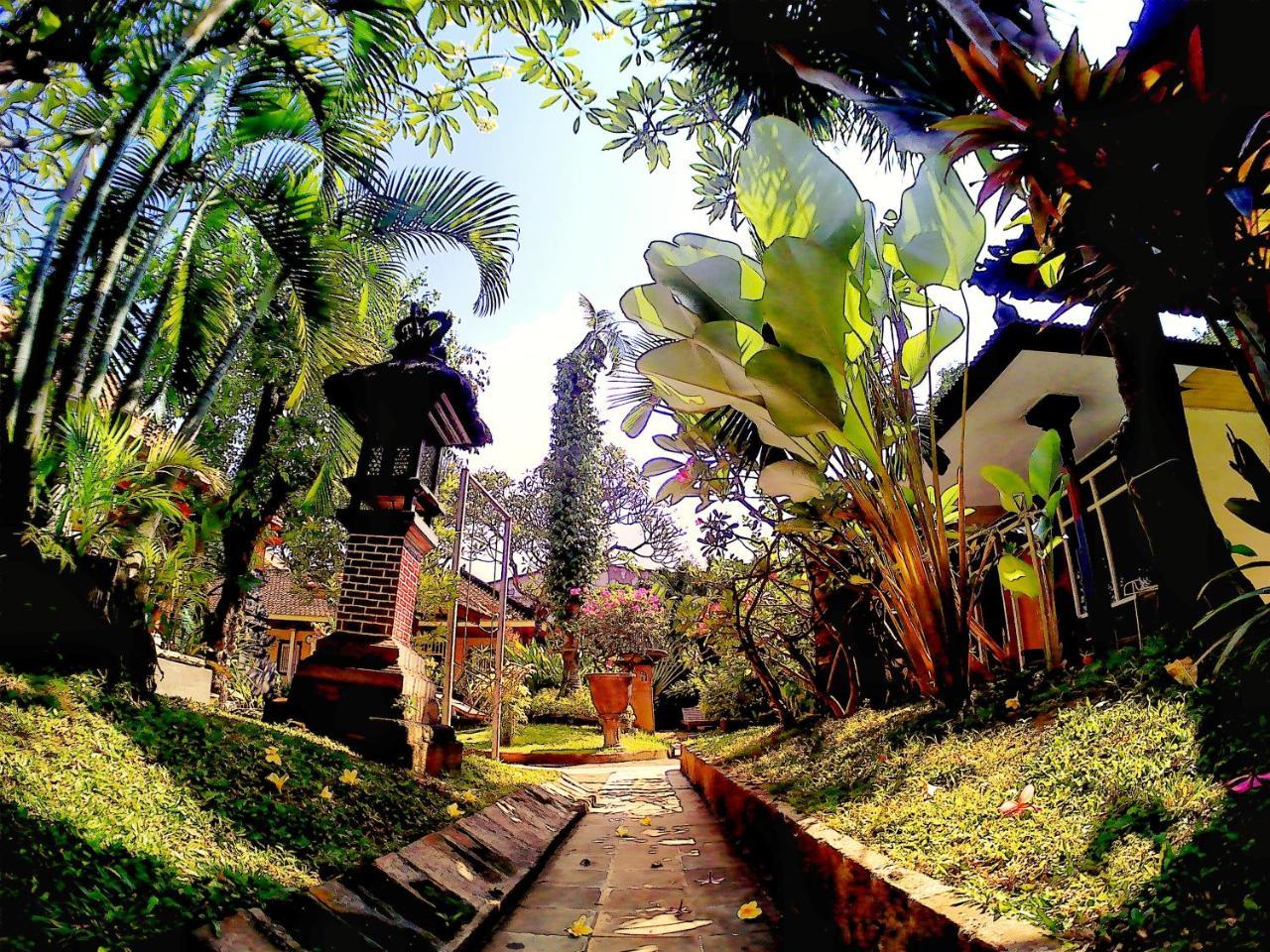 Surf Doggie Inn Kuta  Exterior photo